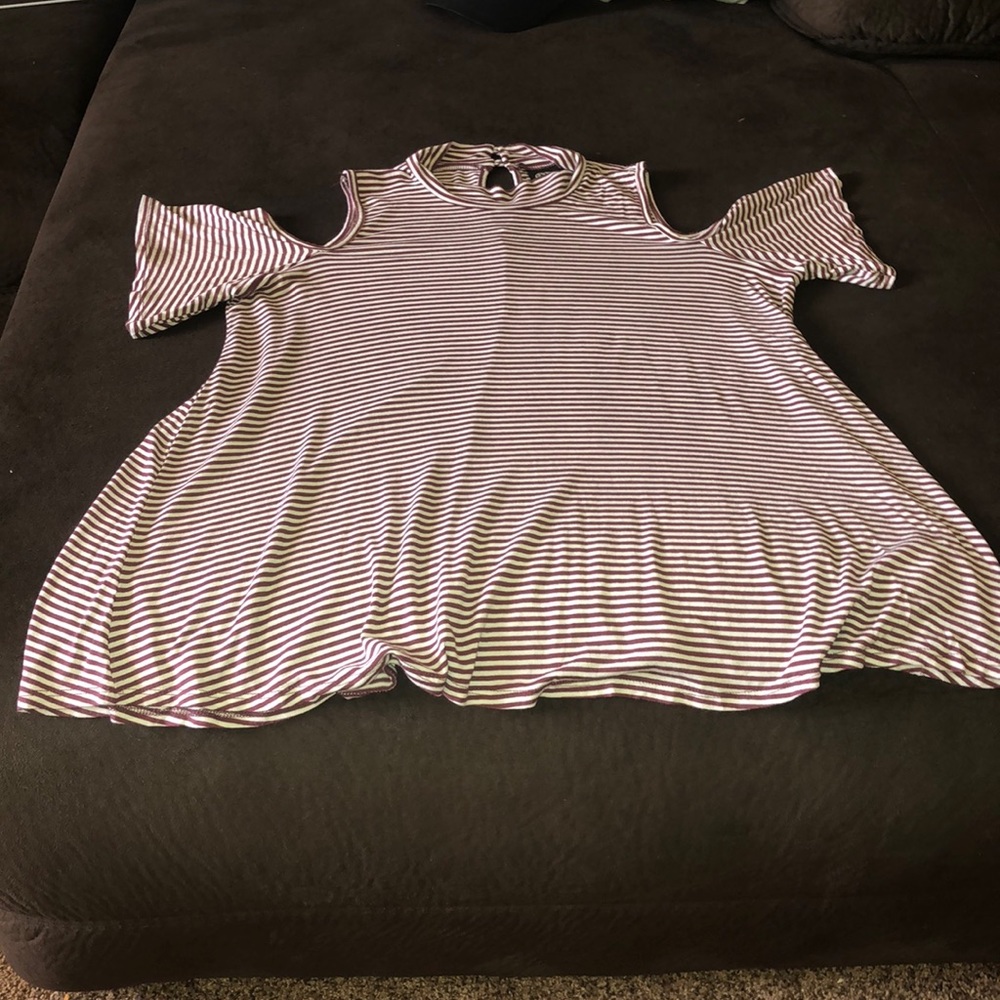 🌟🌟🌟BOBEAU BRAND COLD SHOULDER FLOWY STRIPED SHIRT